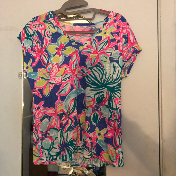 READ DESCRIPTION Lilly Pulitzer Top - Picture 1 of 5